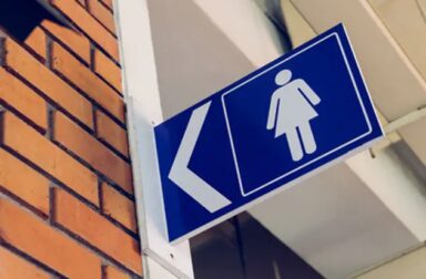 women-bathroom-sign