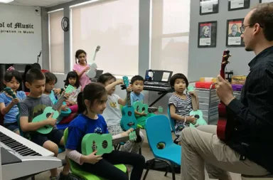 young-children-music-class-ukulele
