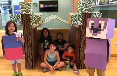 young-children-playing-minecraft-unplugged