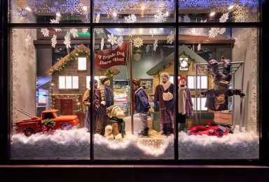 Visit These Magical Holiday Window Displays in NYC