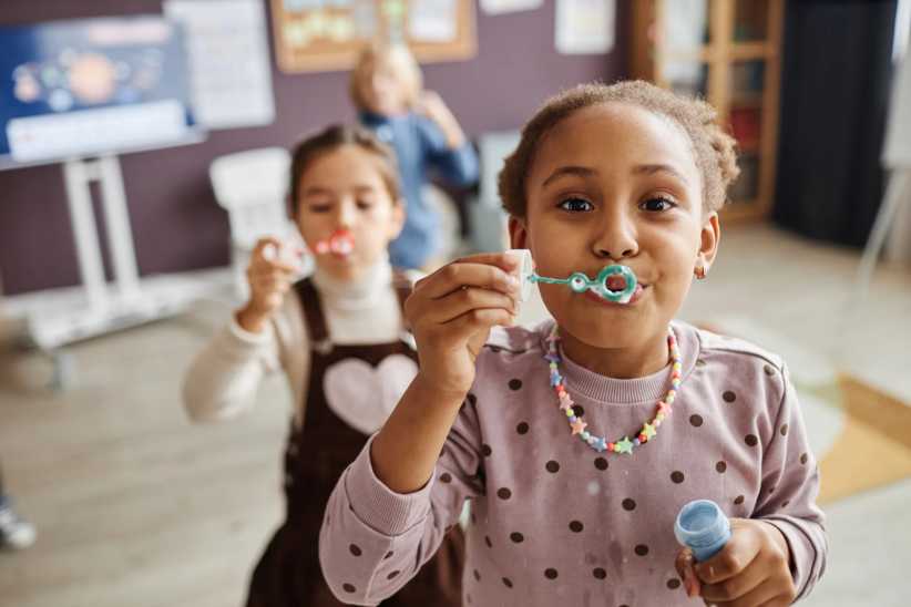 Valentine's Day Crafts for Kids: Heart Bubbles