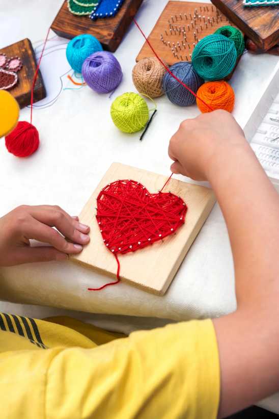 Valentine's Day Crafts for Kids: Heart Yarn