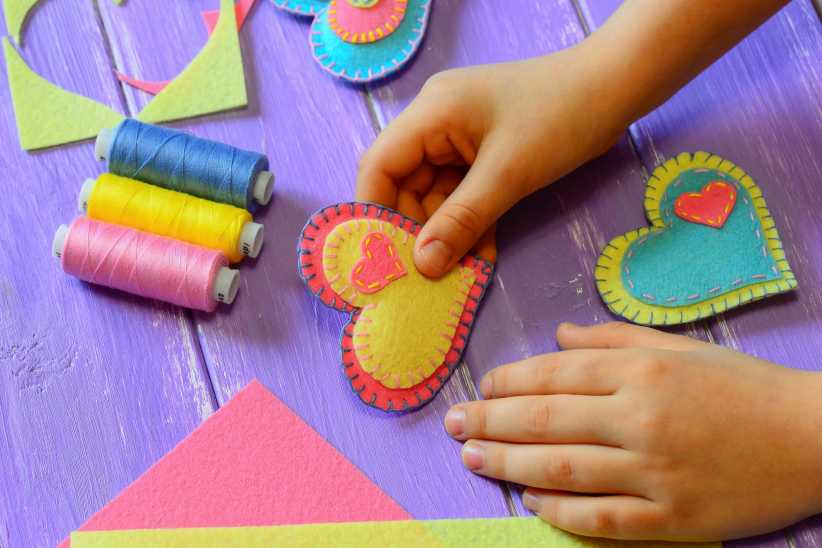 Valentine's Day Crafts for Kids: Felt hearts