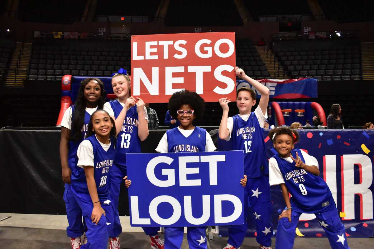 LI Nets Kids Dance Team 2