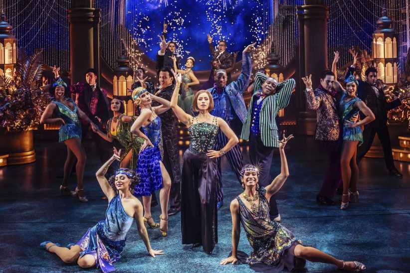 The full stage of performers of The Great-Gatsby at Broadway Week