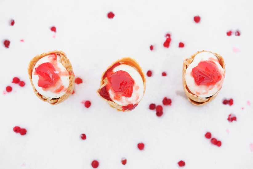 Fresh snow edible treats for kids. Fresh snow ice cream cones