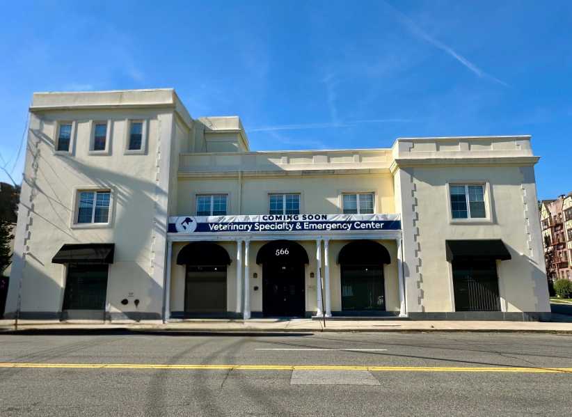 Exterior of Veterinary Specialty & Emergency Center